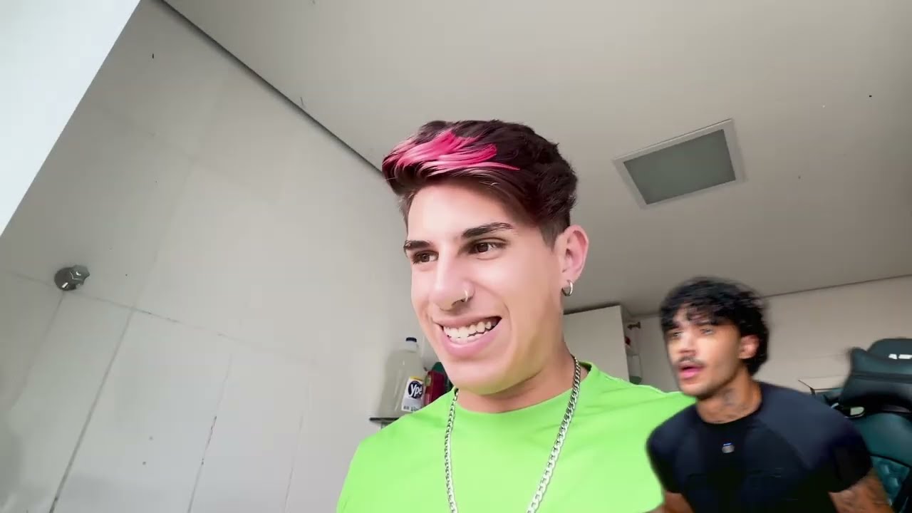 O LEOZIN FOI PEGO PELOS VALENTÕES DA RUA