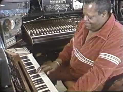 Oscar Peterson Synth - YouTube