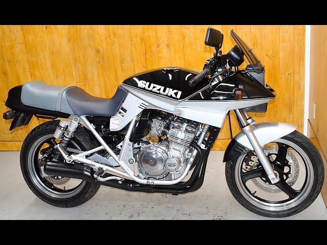 Suzuki GSX250S Katana exhaust sound and details.スズキ