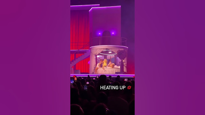 Sabrina Carpenter - "Bed Chem" at the Short n' Sweet Tour, St. Louis