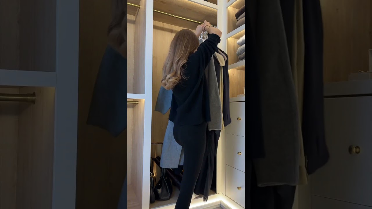 Wardrobe declutter / spring clean with me ready for summer 🧹 Part 2