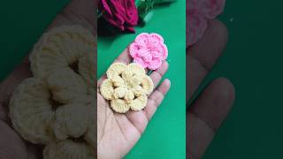 Handmade crochet flowers made with yarn 🌸🧶 #crochet #shorts #DIYCraft #handmade