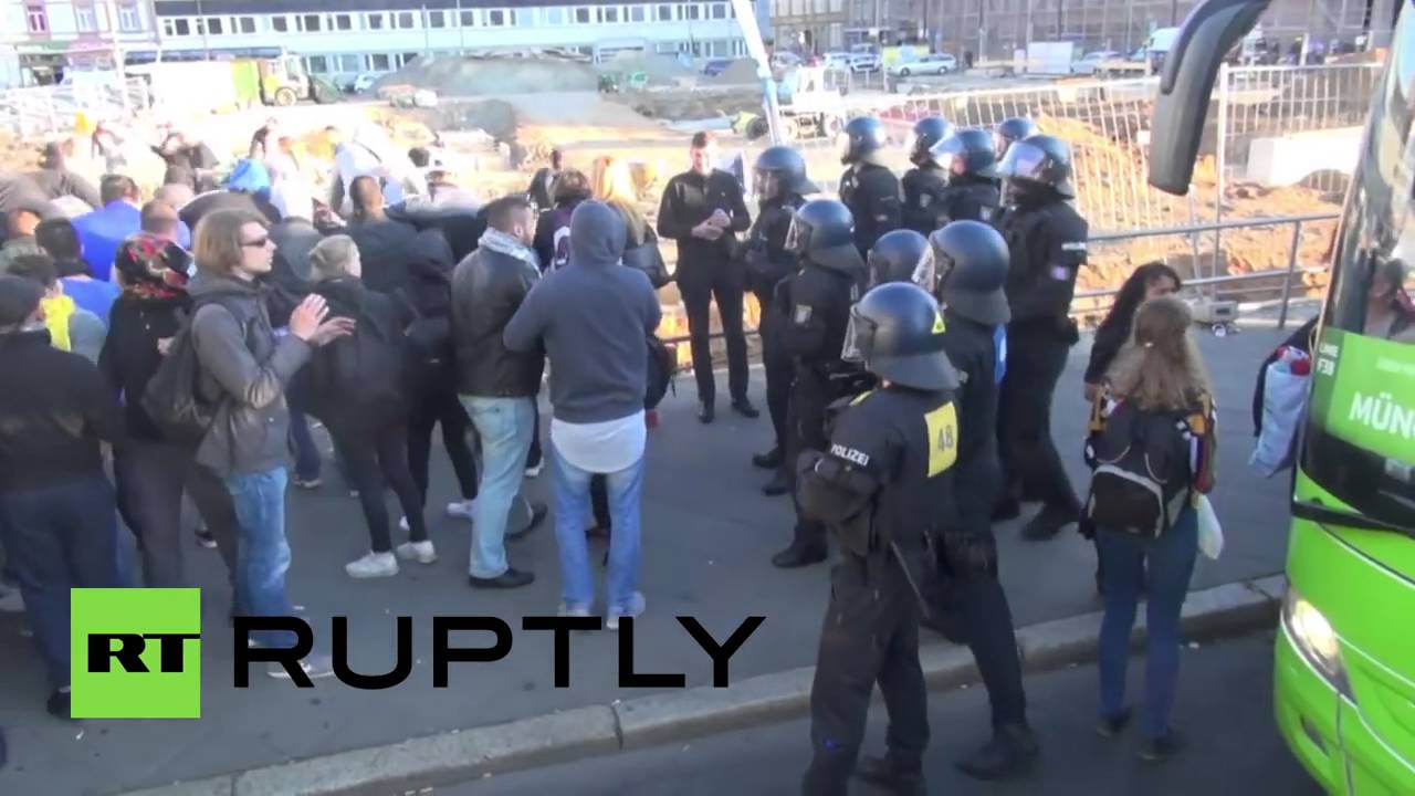 Turks vs Kurds in brutal Frankfurt street fight  Knives & bottles brandished