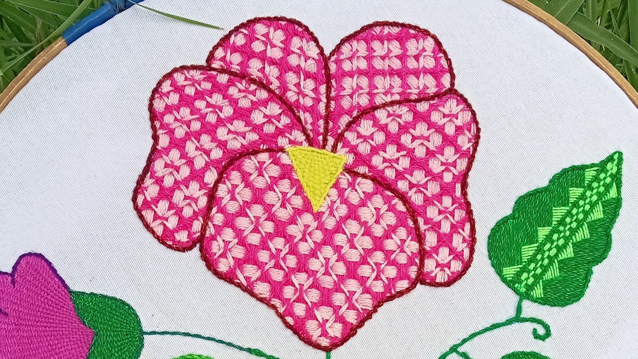 Bordado fantasía para flor pensamiento#18 Idea para cualquier diseño