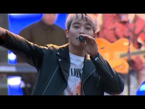 [LIVE] Jeong Jinwoon(정진운) 'Now Or Never' KT Concert Stage 청춘해 (부산대, 지금이 아니면)