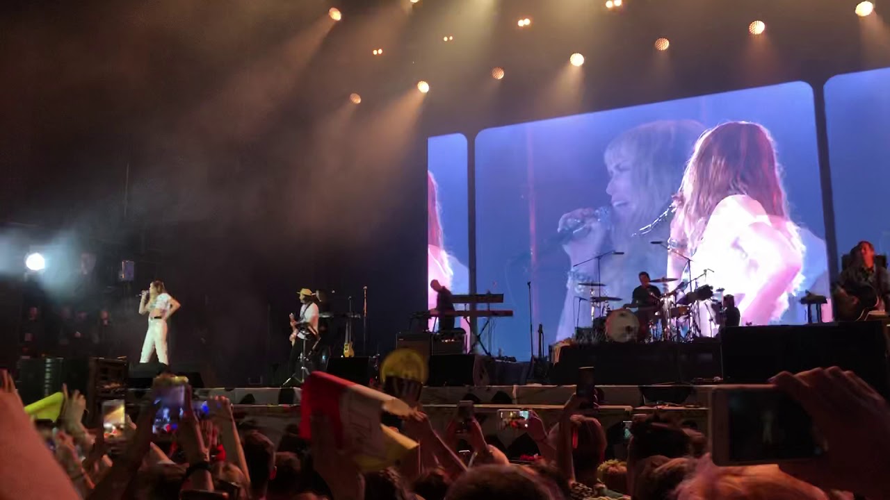 Miley Cyrus OWF 2019 ,,Jolene”