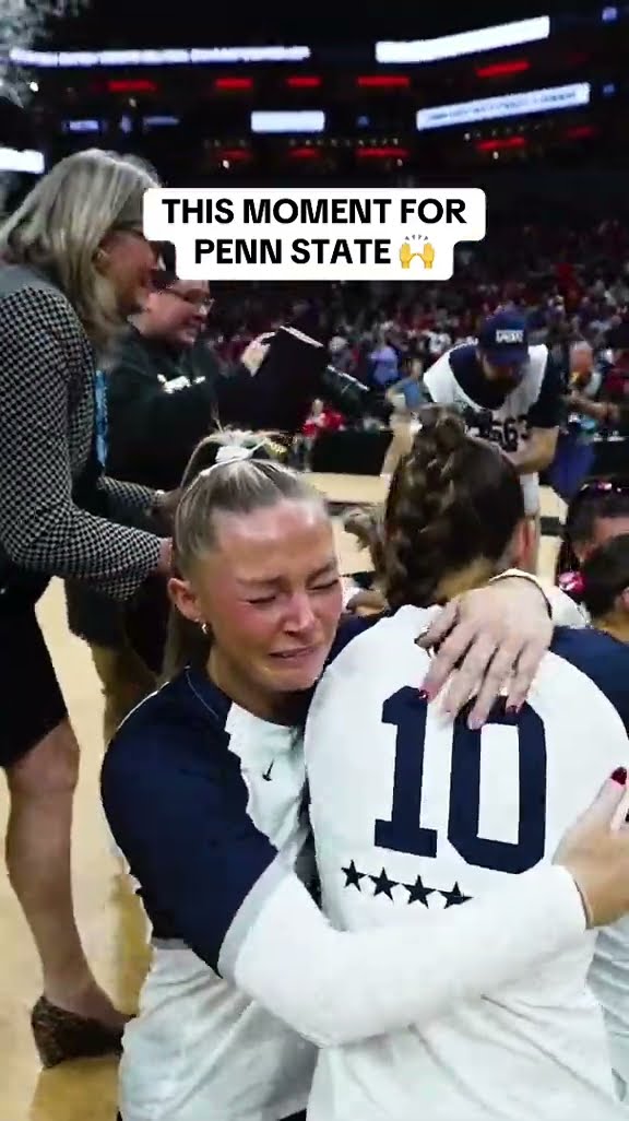 This moment ? (via @ncaavolleyball/TT)