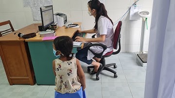 Cấp Tốc Đưa Bé Sùng Ngã Từ Trên Đống Củi Đi Bệnh Viện Ngay | Cói Lalin