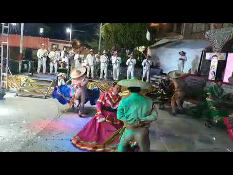 Banda Hermanos Mendoza y Su Ballet \