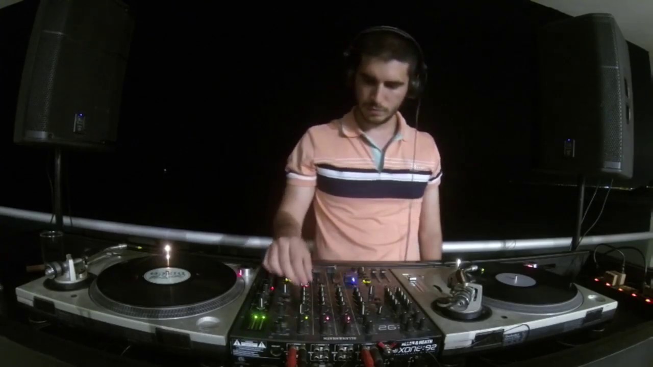 CASANOVA // B.sidE .4