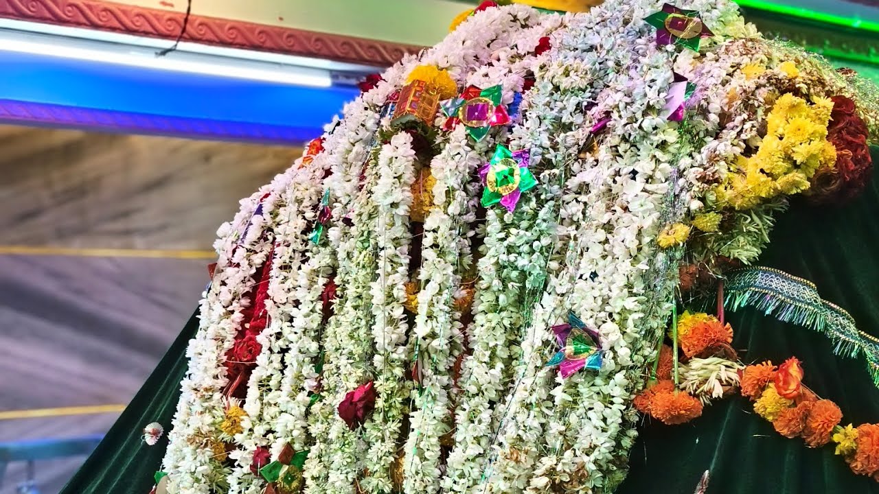 Hunur urs hajrat sarmas vali dargah shariff 30km from uravakonda 