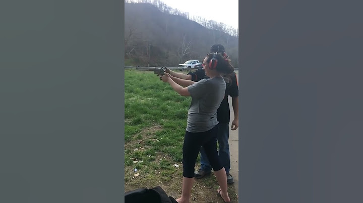 Girl vs 500 S&W fail