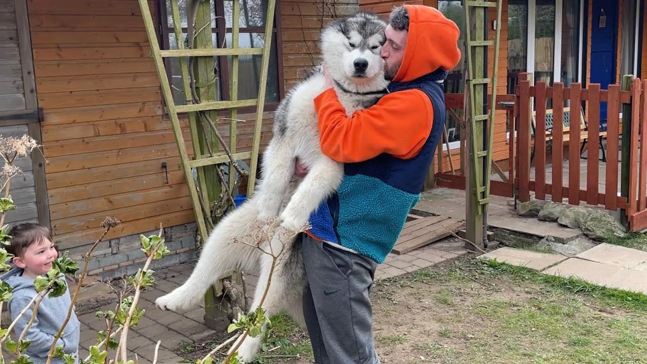 Celebrity Visit!! Even Amelia Met Parker!