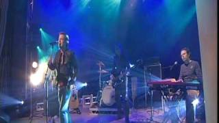 Download Lagu James Morrison Please Don't Stop the Rain live on GMTV MP3
