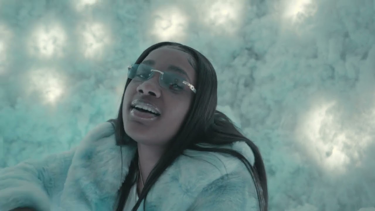 Ver CoCo Chaniel - Cautious (Official Video) no YouTube Ver CoCo Chaniel - Cautious (Official Video) no YouTube