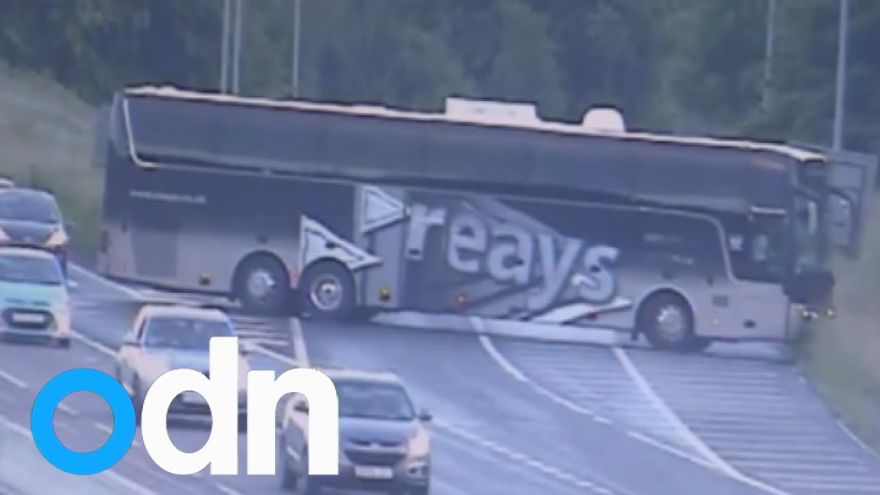 Shocking video shows people driving wrong way up the M1 - YouTube