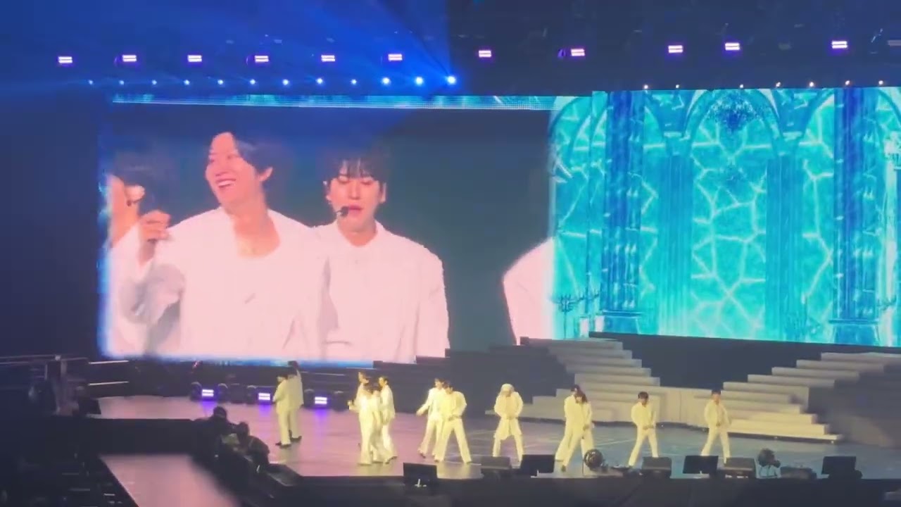 Super Junior - U fancam by dwkl SS10inKL - 170126