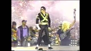 САМОЕ ЭФФЕКТНОЕ ПОЯВЛЕНИЕ НА СЦЕНЕ MICHAEL JACKSON