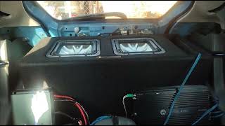 Par de subwoofers kicker L5 10 pulgadas. Cajón porteado 38hz.