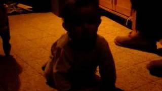 MON BEBE MARCHE ENFIN A 4 PATTES