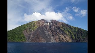 Eruption continues at Tinakula, water contaminated, people living on coconuts!