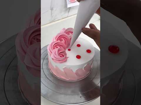 500GM BIRTHDAY CAKE DESIGN FOR WOMEN। ￼  #ytshorts #vairalvideo #shortsfeed #cakedecorating #shorts