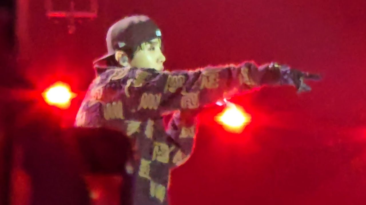 250123 J-Hope - More (end) & Mic Drop - Gala des Pièces Jaunes 2025