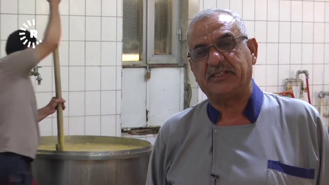 بغداد.. جامع عبدالقادر الكيلاني يوفر وجبات الطعام لمئات الصائمين