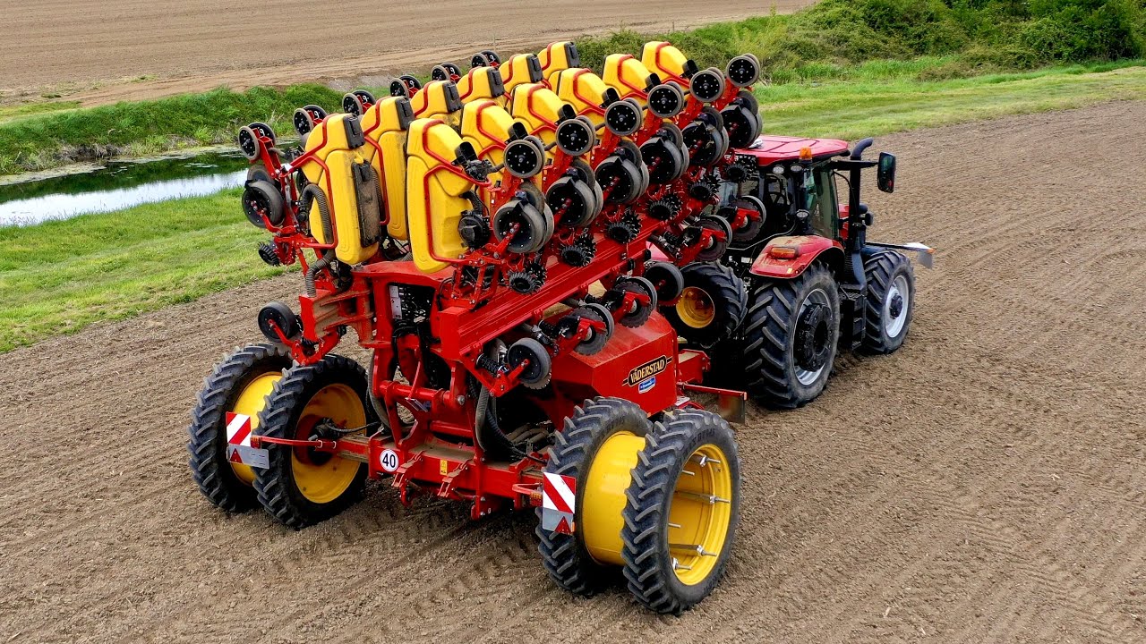 Première campagne de semis pour ce Väderstadt Tempo L 12 Rangs et son jumelage xxl !