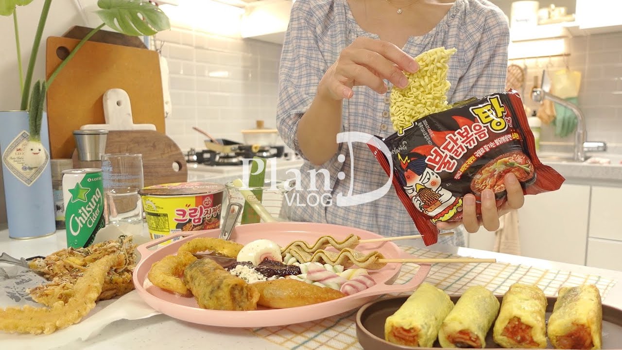 Вкусный суп с лапшой Булдак Ттокпокки. Тост с креветками и баклажаном и прохождение медосмотра
