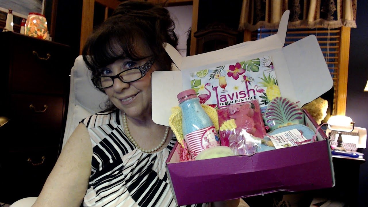 Lavish Bath Box - May 2018 - Backyard Luau