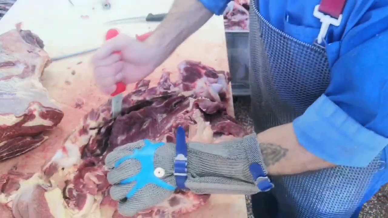 Обвалка говяжьей шеи. Ножи icel Португалия.