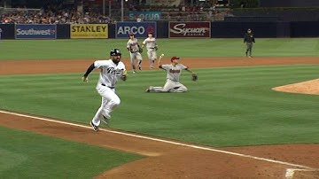 ARI@SD: J. Upton hits an RBI single for insurance run