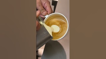 How To Make An Easy Latte Heart 💗 #ytshorts  #latteart #latteheart #easyart #coffeeart #nattyscafe