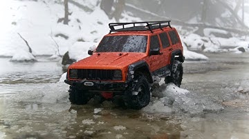 SCX10 ii Snow Adventure! SCX10 2 In Snow For First Time!