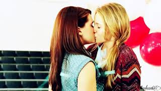 Lesbians One kiss cover || multilesbian ||