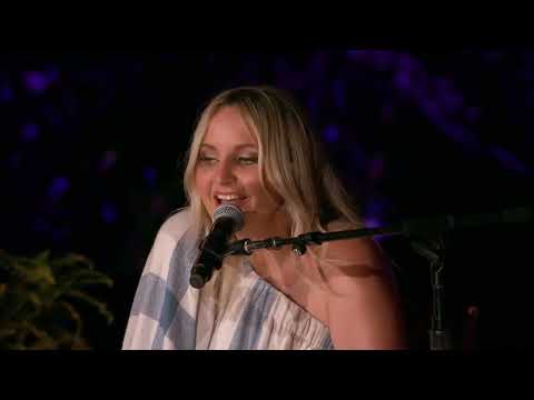 Brett Eldredge - Love Someone (CMT Campfire Session)