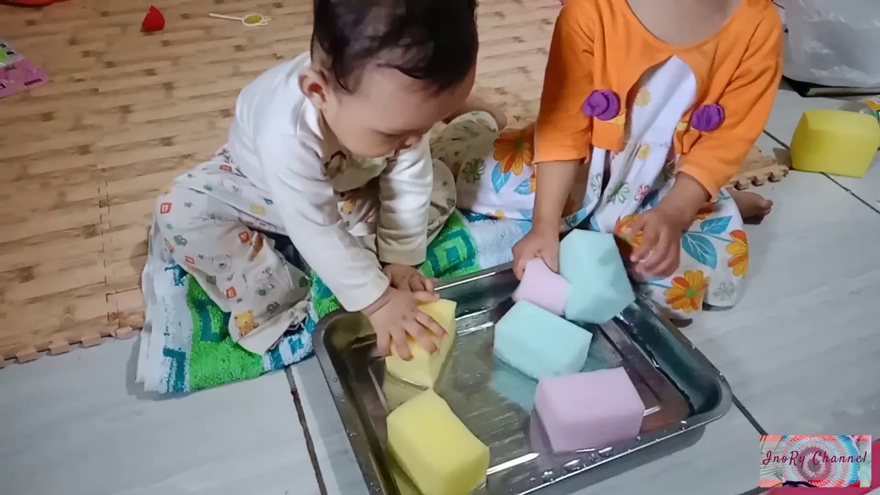 BOBBING SPONGES WATER PLAY IDEAS FOR BABY AND TODDLER YouTube