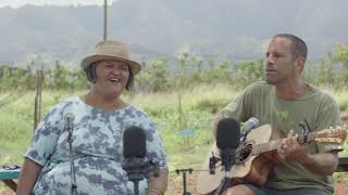 Miniatura del video "Jack Johnson - Happy Earth Day 2022 & Hawaii Show Announce with Paula Fuga, Kawika Kahiapo & Tavana"