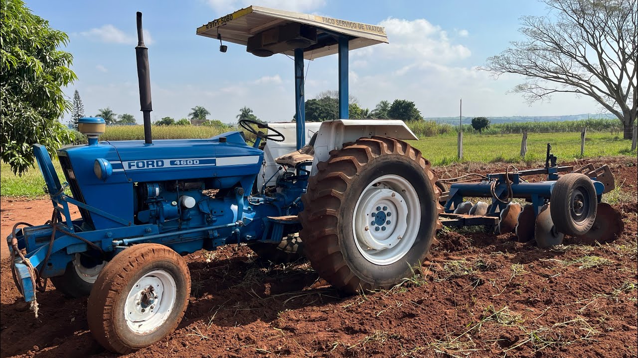 Ford 4600 Tractor, Working the 14x28 Heavy Harrow - YouTube