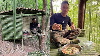 Create Shelter And Cook Food Alone in the deep forest.