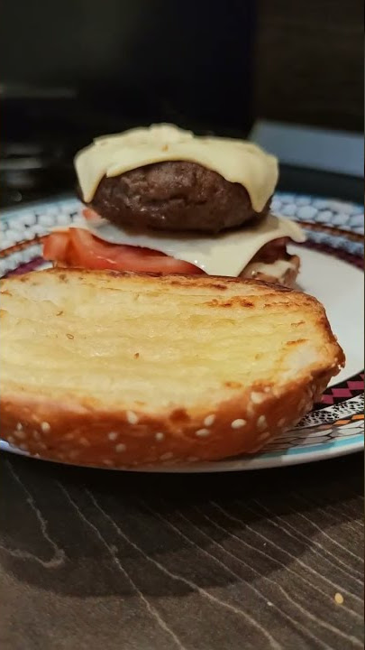 #food #asmr #sound #meditation #burger #fastfood #reals #headphones #vegan
