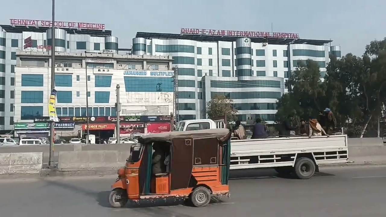 Ye ham kaha agy samj nai. Arha 🤔🤣