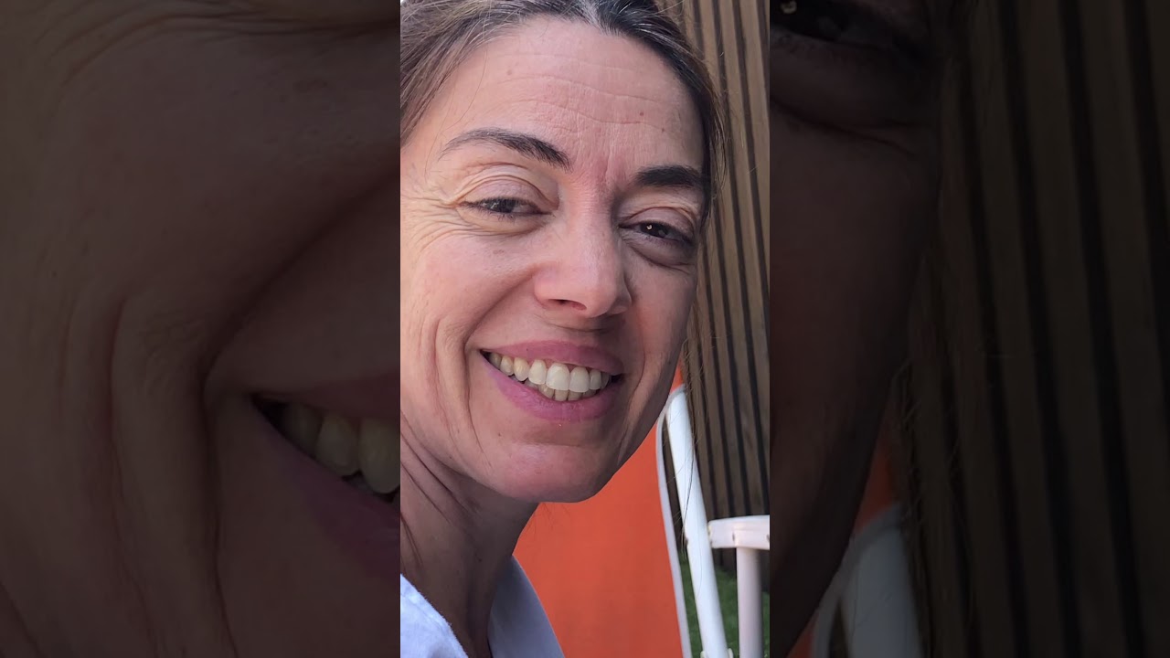 Reviewing COLORES>Montessori-bilingual.com