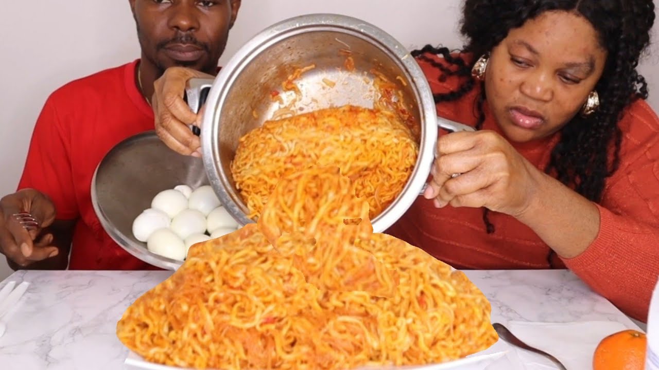 Супер острая лапша 🍜 с 20 сваренными вкрутую яйцами🥚!