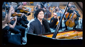 Romantika Amo by Karl Hugo (Passionate romantic piano & strings music video)