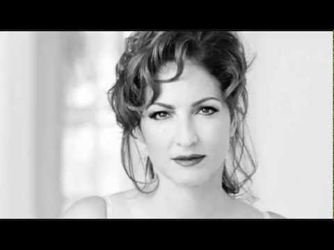 Gloria Estefan - Abriendo Puertas