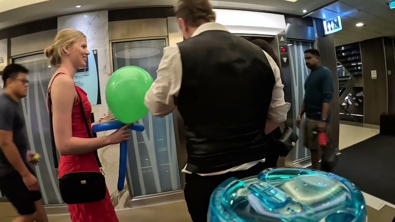 Dining Experience at Windjammer Buffet Restaurant Onboard Ovation of the Seas | Cruise Experience 