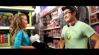 etikette mel Samle Toys'R'Us 2014: Behind the Scenes with Action Movie Kid & The Escape Pod -  YouTube