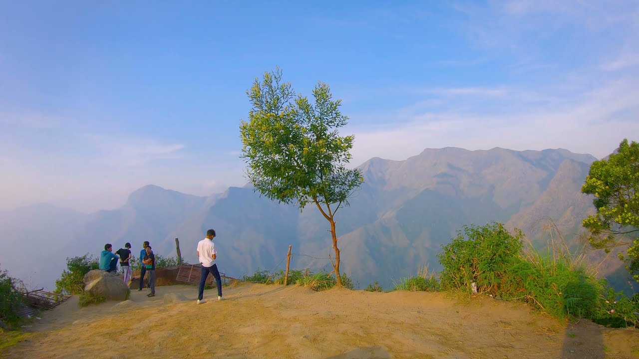 A morning walk in Munnar Top Station | Camp site to Sunrise viewpoint | 4K Walking tour in India